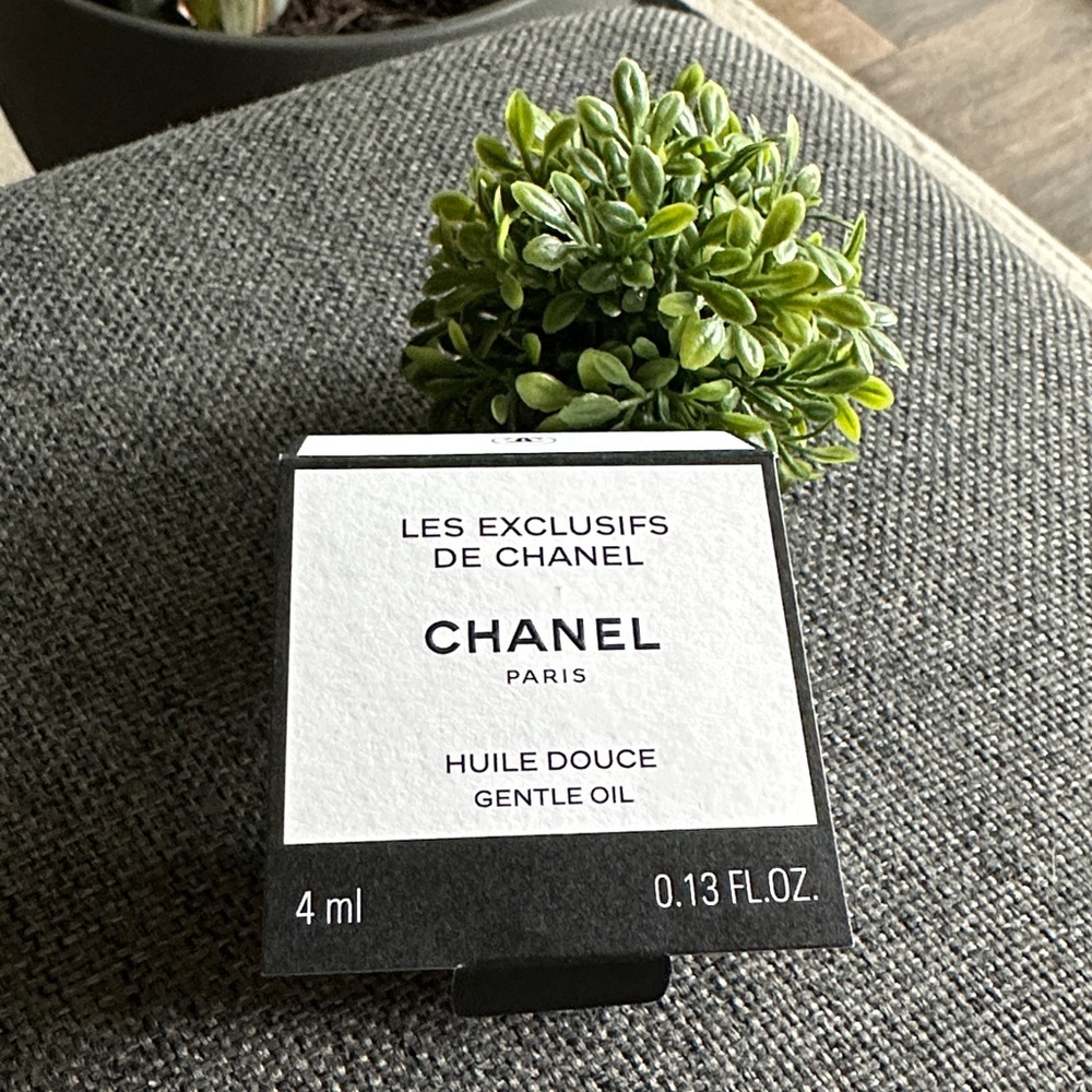 NEW CHANEL Gentle Oil Hair and Body 4ML (Sample Size/Travel Size) - Picture 3 of 5